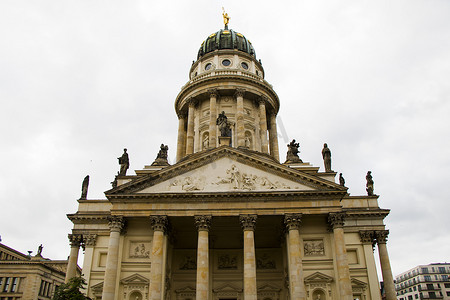 柏林博物馆岛摄影照片_德国柏林博物馆岛的柏林大教堂著名地标和建筑