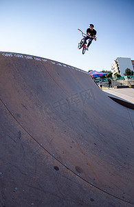 tv摄影照片_Rodrigo Vicente 在 Fuel TV 的 DVS BMX 系列 2014 中