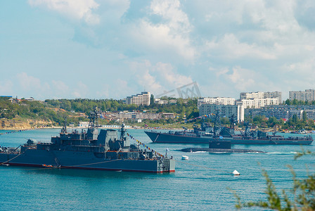 军舰摄影照片_俄罗斯军舰和潜艇。