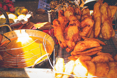 越南木薯和玉米油条，越南南部流行的街头食品