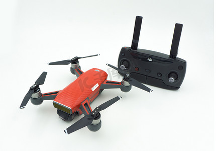 DJI Spark 无人机开始在泰国销售，Spark 是一款迷你无人机