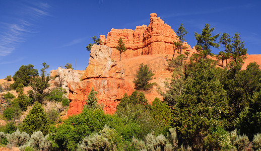 “Cedar Breaks 的红色岩层，犹他州”