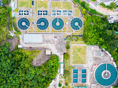工厂污水摄影照片_大型污水处理厂中水循环利用。