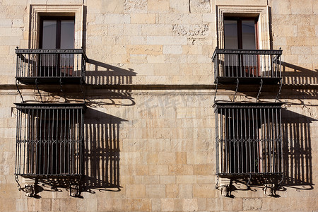 代表团摄影照片_Guzmanes 宫殿的窗户，Leon，Castilla y Leon，西班牙