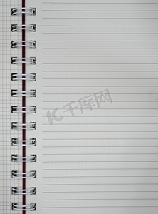 笔记本空白页摄影照片_带线的笔记本空白页