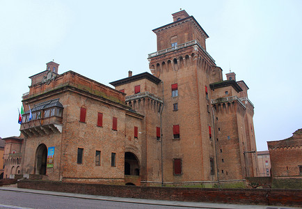 布拉拉宫摄影照片_意大利费拉拉的 Castello Estense 景观