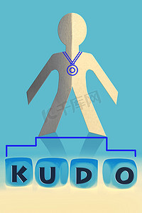 纸人面前立方体上的 Kudo 字样