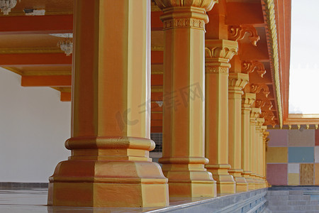 在 Shrinath Mhaskoba Temple、Kodit、Sasvad、Mah 设计的柱子
