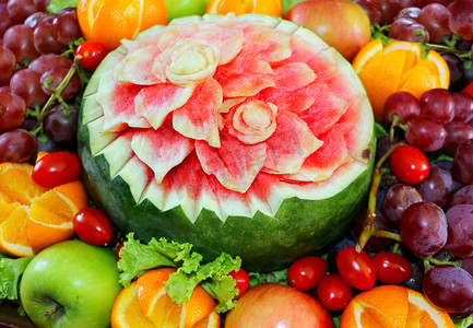 西瓜水果雕刻花形和水果