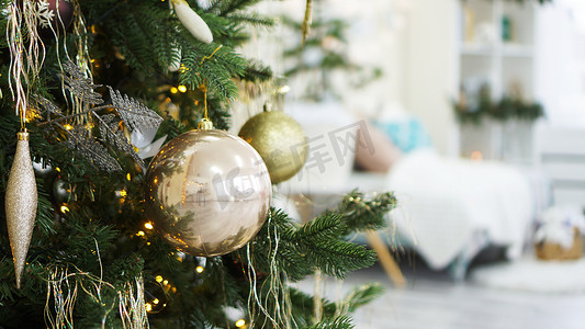 圣诞装饰品、圣诞树、礼物、金色新年
