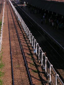 铁路车站摄影照片_铁路