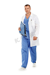 一位年轻男医生的画像，身穿蓝色 Unifo 外科手术服