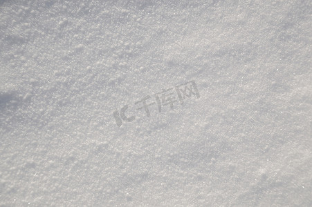 波光粼粼的新雪背景