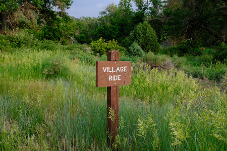 科罗拉多州金马修斯温特斯公园的乡村骑行标志