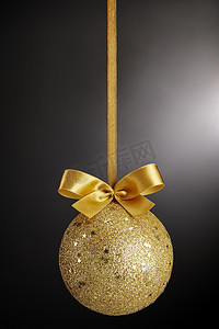 黄金材质摄影照片_金色圣诞球