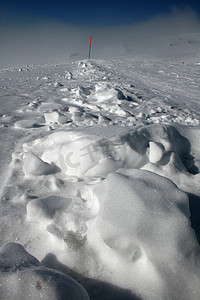 “西西里岛埃特纳火山上的雪”