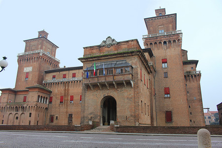 意大利费拉拉的 Castello Estense 景观