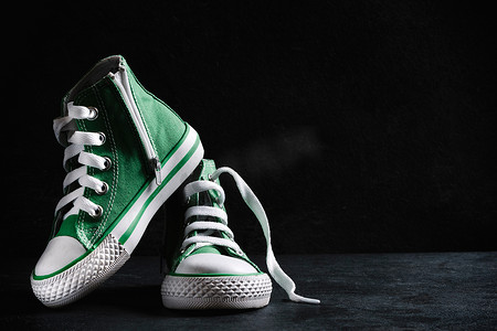 绿色童鞋