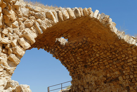 古门口摄影照片_约旦克拉克城堡古石拱门