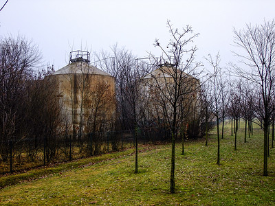 蓄水池抽水摄影照片_立陶宛领域的两个蓄水池