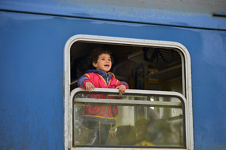 登记摄影照片_离开匈牙利的难民