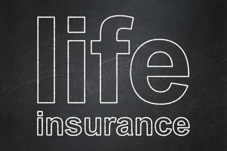 保险概念： 黑板背景上的人寿保险