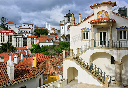 辛特拉镇，葡萄牙，背景中的故宫