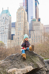 可爱风景摄影照片_美国纽约中央公园可爱的小女孩