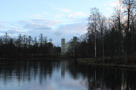 加特契纳宫和加特契纳公园的白湖。