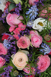 蓝色花瓣婚礼摄影照片_蓝色和粉红色的婚礼布置