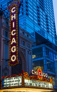 剧院霓虹灯摄影照片_芝加哥剧院