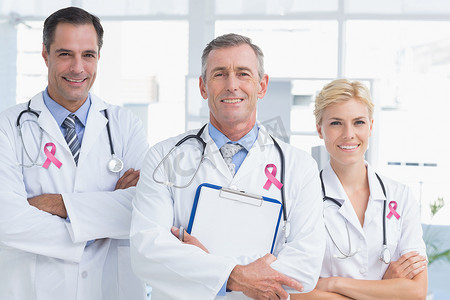 粉红色乳腺癌意识丝带的合成图像