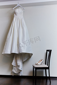 白鞋摄影照片_白鞋和婚纱