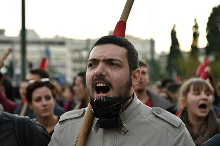 雅典 - 学生起义游行 - 冲突