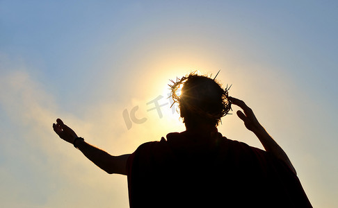冠摄影照片_带荆棘冠冕的耶稣基督