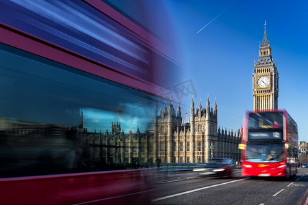 大本钟和路过的红色巴士，英国伦敦