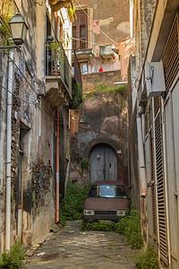 塔塔汽车摄影照片_阿奇雷亚莱的老街