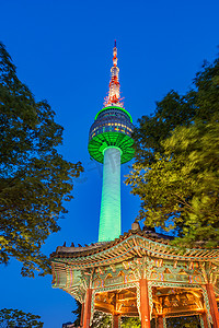 亚洲塔摄影照片_南山山，首尔塔在晚上在首尔韩国。