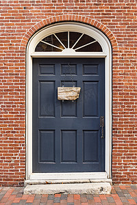新罕布什尔州朴次茅斯一所房子的前门