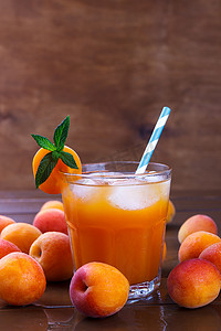 冰鲜摄影照片_鲜杏汁
