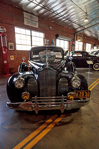 黑色 1941 Packard 180 Le Baron Sport Brougham