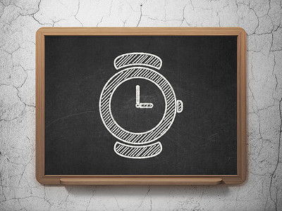 时间轴概念：黑板背景上的手表