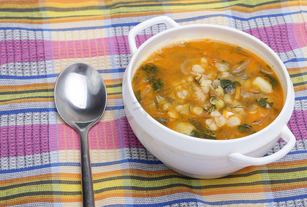 碗里的豌豆汤