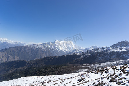 雪山峰顶在尼泊尔喜马拉雅山