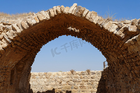 古门口摄影照片_约旦克拉克城堡古石拱门与城墙