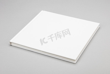 空白书白色封面 8.5 x 8.5 英寸
