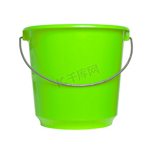 孤立的单个绿色桶