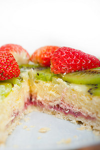 草莓馅饼摄影照片_奇异果和草莓馅饼馅饼