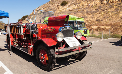 红色 1931 Seagrave Suburbanite 500 GPM Pumper 消防车