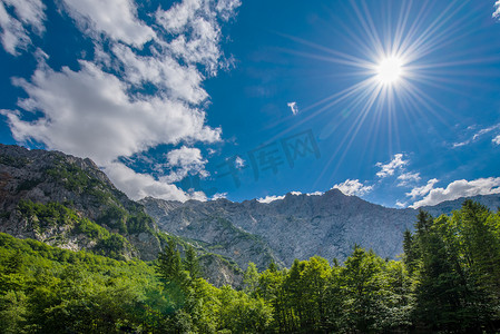 太阳之星摄影照片_Logar 山谷 - Logar 山谷，斯洛文尼亚，山，云，太阳星星